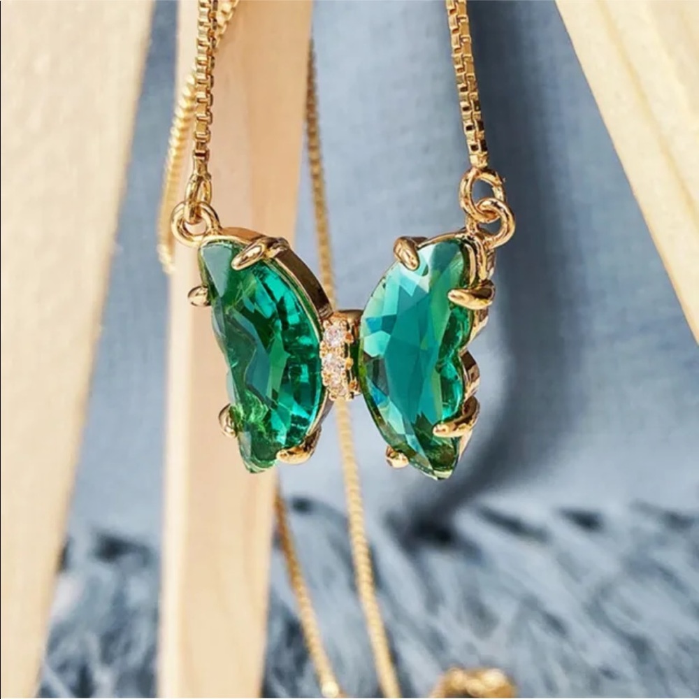 18kt Gold Plated Green Emerald Butterfly Pendant Necklace - Picture 5 of 8